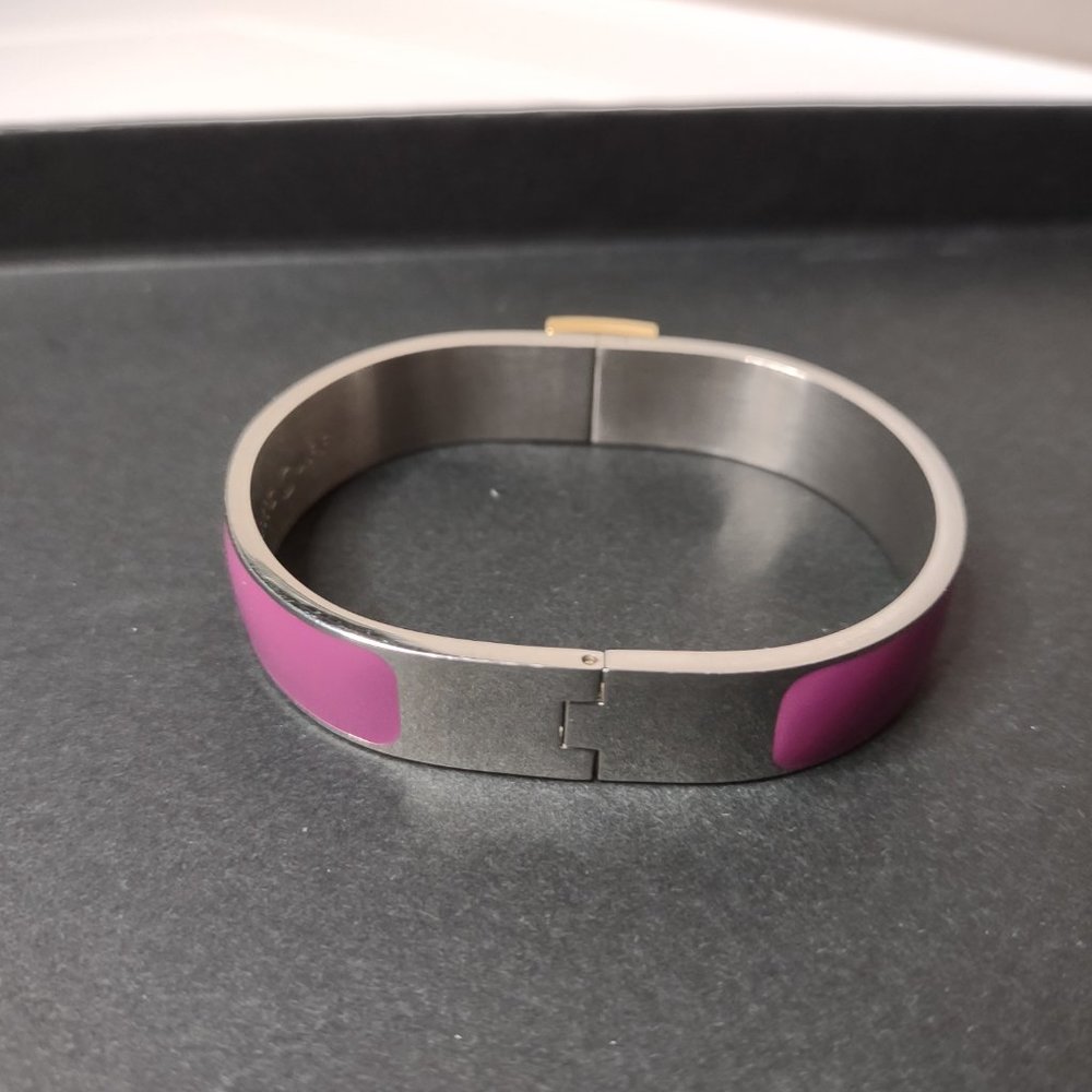Cute 6.5 Inch Rustic Cuff Hinged Bangle - Picture 9 of 10